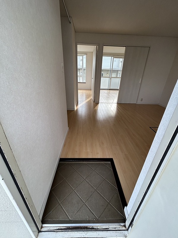 サンファーストＢ 玄関