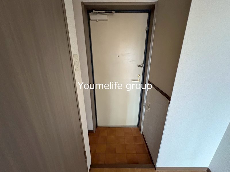 コマキビル 玄関