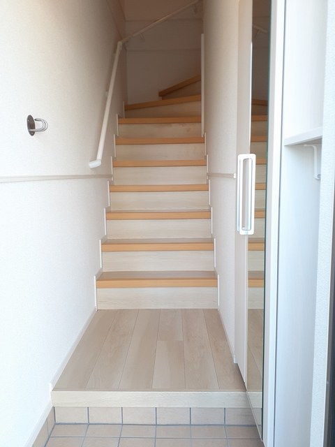 エテルノ　プラシード 玄関