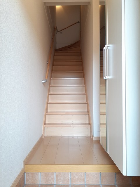 カトライア 玄関