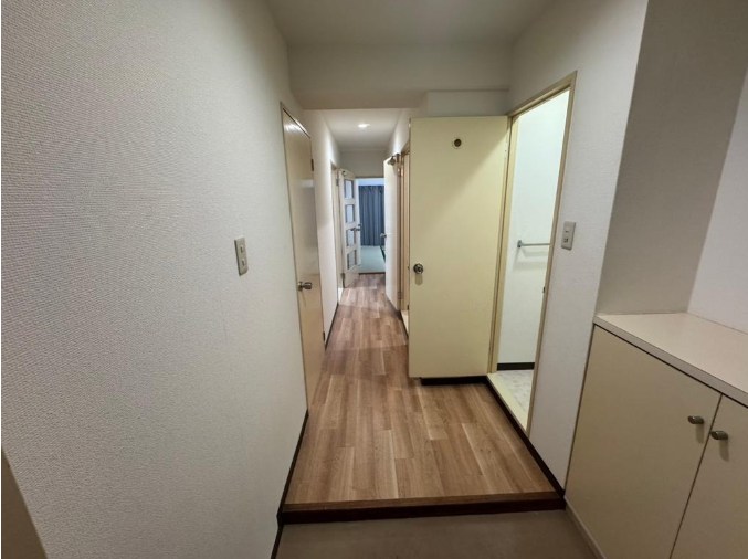 リエス愛甲石田 玄関