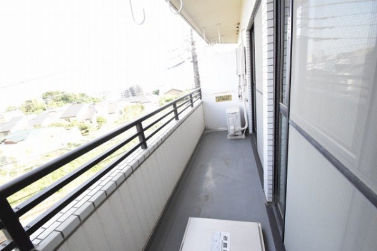 リエス愛甲石田 ベランダ