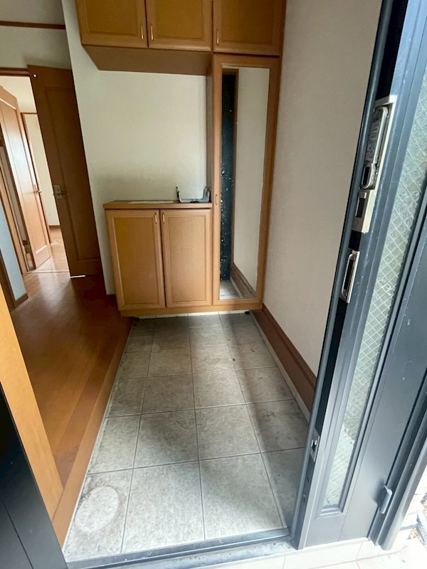 鎌倉市台３丁目戸建 玄関