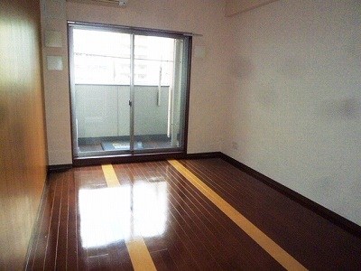 コンソラーレ本厚木 リビング