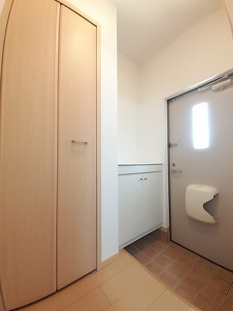 クレメント湘南 玄関