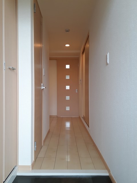 ジェル　メゾン 玄関