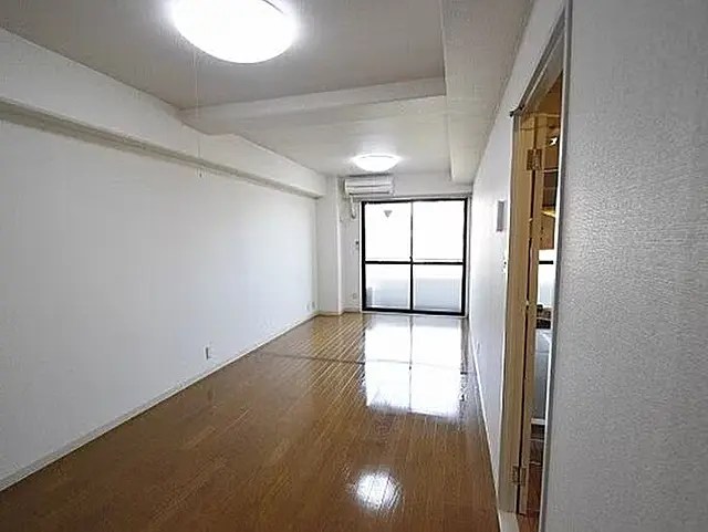 リエス愛甲石田 リビング