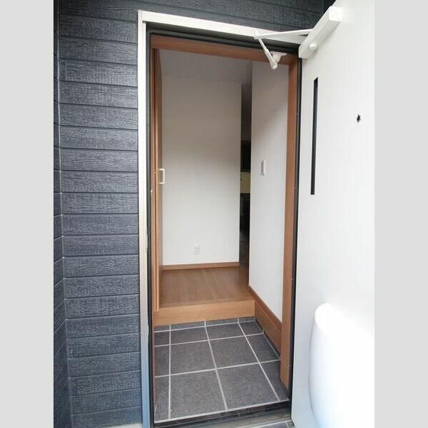 ラヴィータ２号 玄関