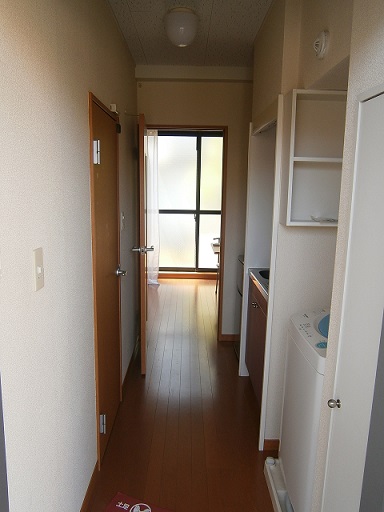 レオパレス東戸塚クリエ 玄関