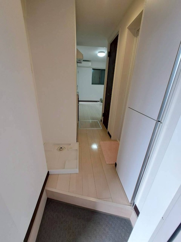 アーバンフラット本郷台 玄関