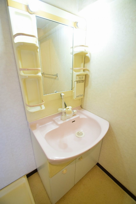 リステージ湘南川名 洗面所
