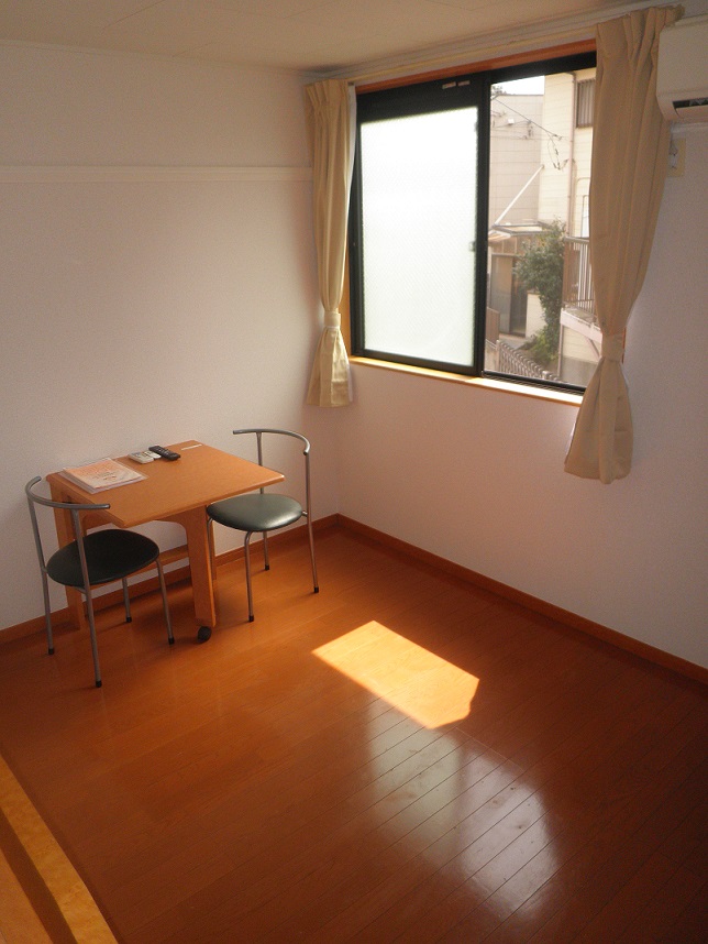 レオパレスエリジェ ベッドルーム