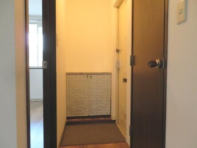 クレスト藤沢参番館 玄関