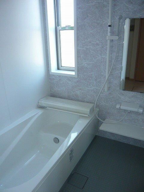 アザレアＢ 風呂画像