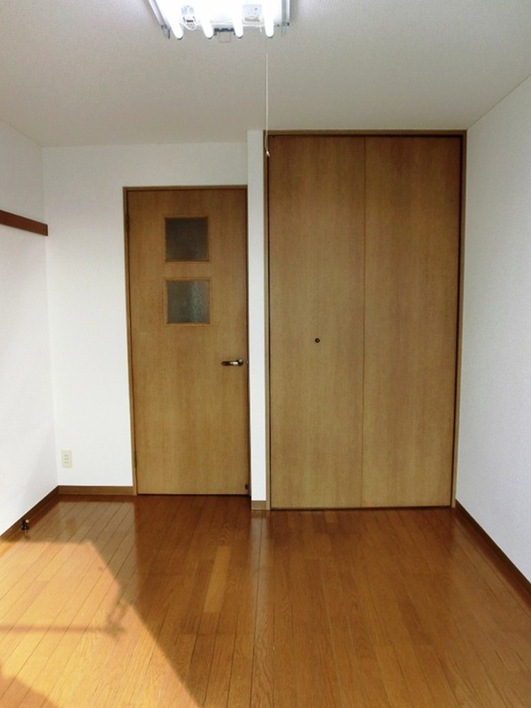 秋本ビル ベッドルーム