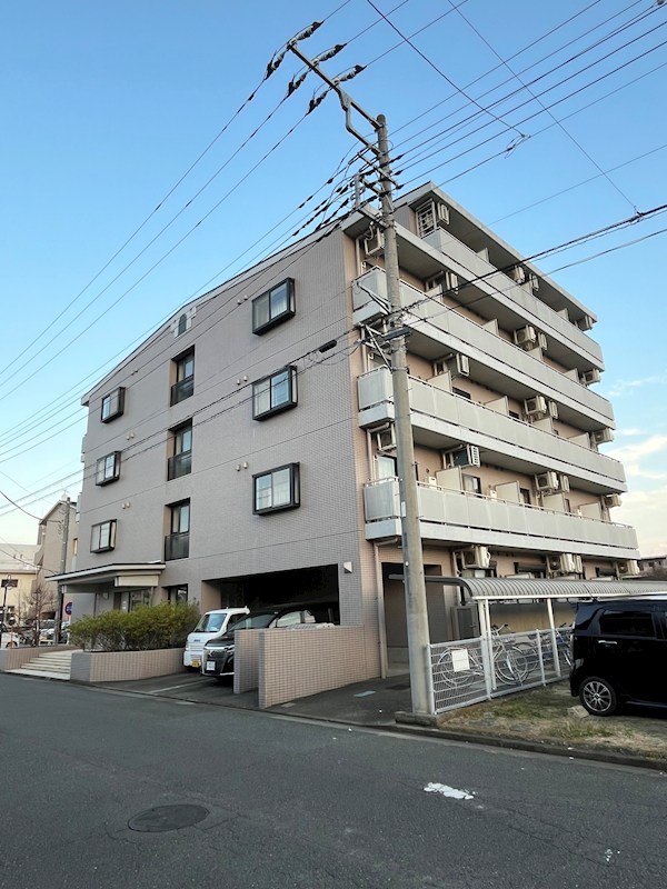 ファーストウイング 外観