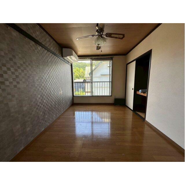 ＦＣ秦野南矢名コーポ リビング