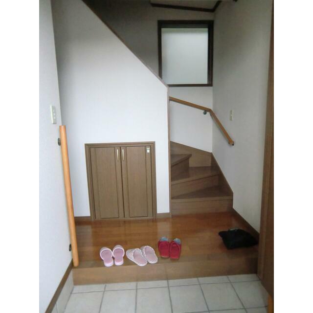 ハイヴ鶴巻 玄関