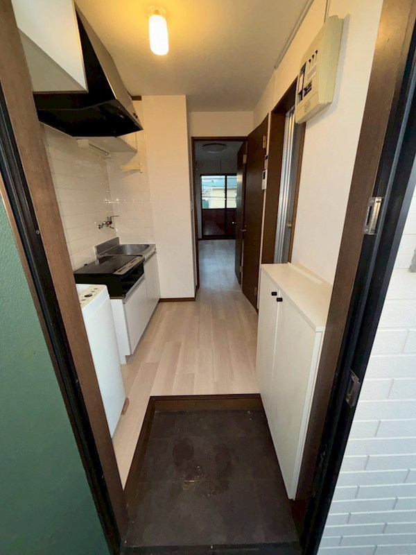 ジュネス東海 玄関