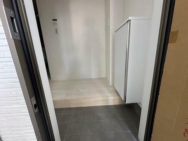 ひなたと春風のラテ 玄関