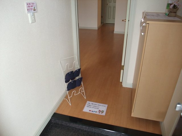 プレッソ　ヴィアーレ 玄関