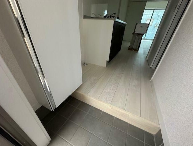 ひなたと春風のラテ 玄関