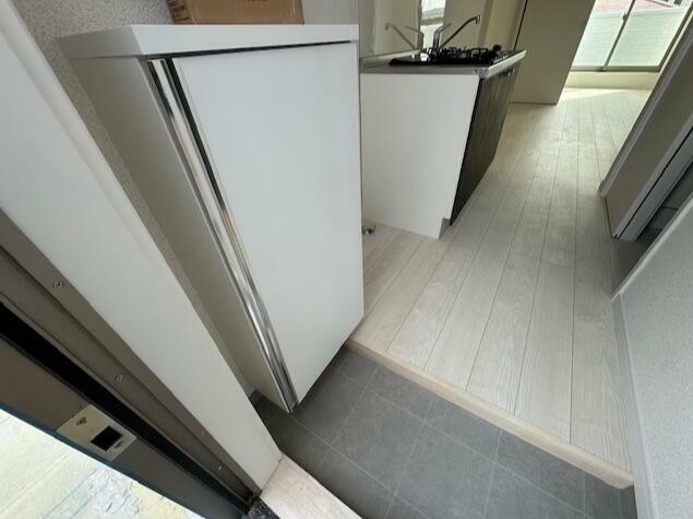 ひなたと春風のラテ 玄関