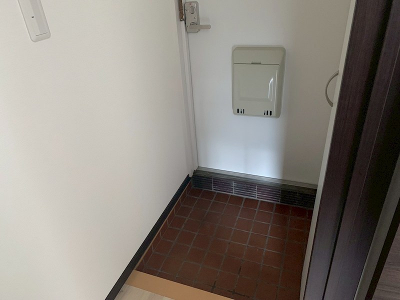 広貴商事ビル 玄関