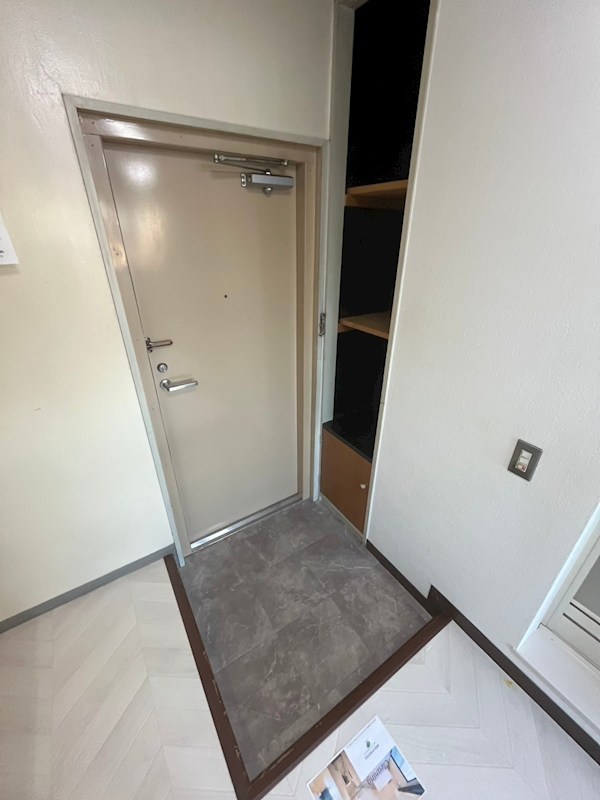 栄興厚木ヴィラ 玄関