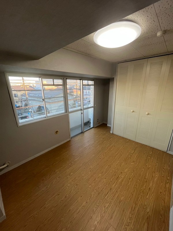 栄興厚木ヴィラ リビング