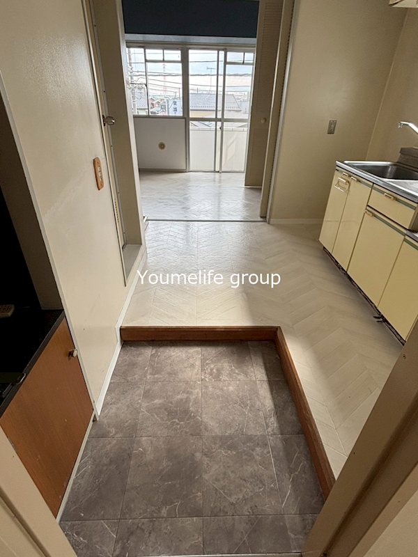 栄興厚木ヴィラ 玄関