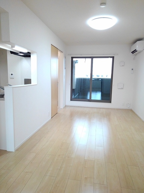 ヴィラ・セナーレ リビング