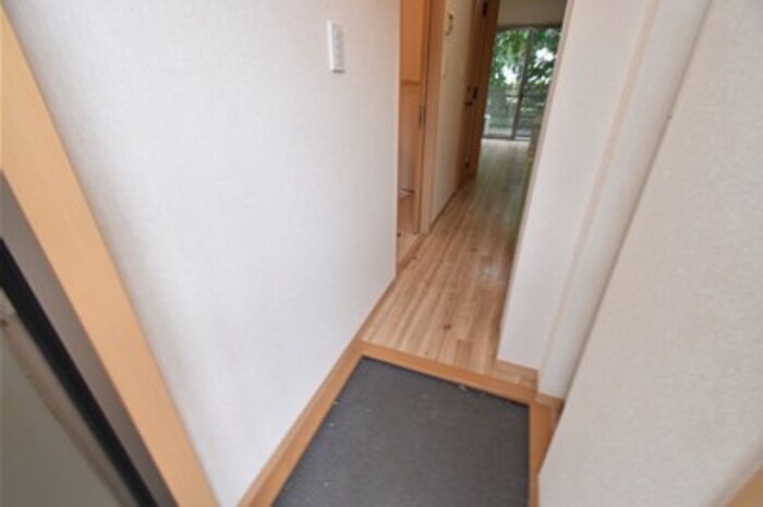 コーポマルスギ 玄関