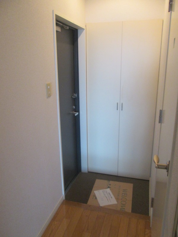 ＦＡＣＥ　Ｓ 玄関