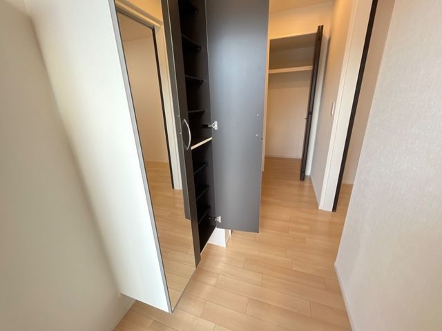 フローラすみれ 玄関