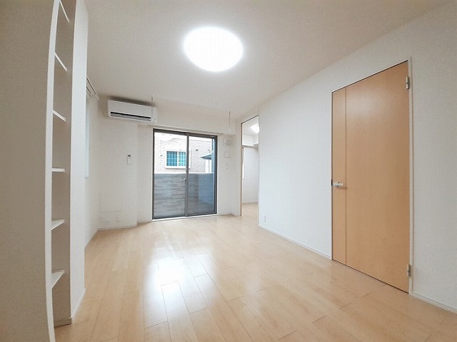 ホワイトウェル湘南 リビング