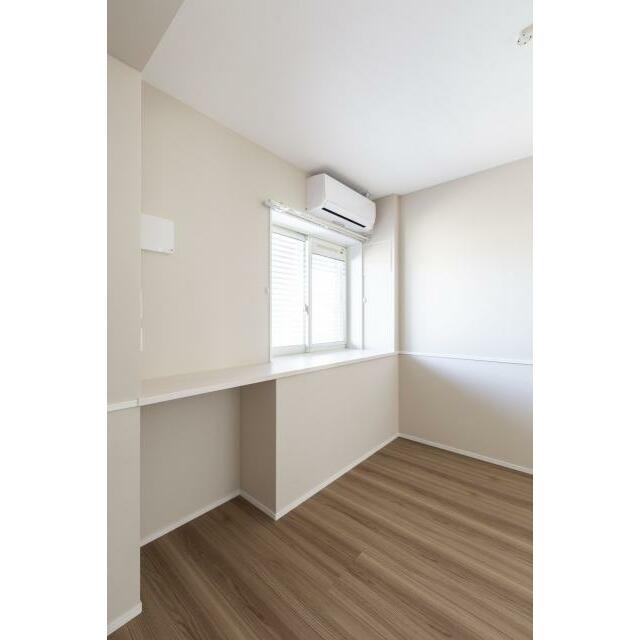 Ｃｒｅｓｔ　Ｇａｒｄｅｎ　Ｎ ベッドルーム