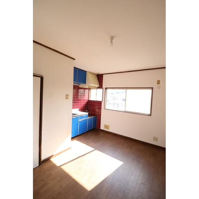 カツヒサハイツ平戸 リビング