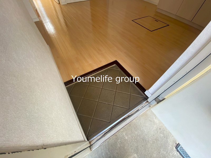 サンファーストＢ 玄関