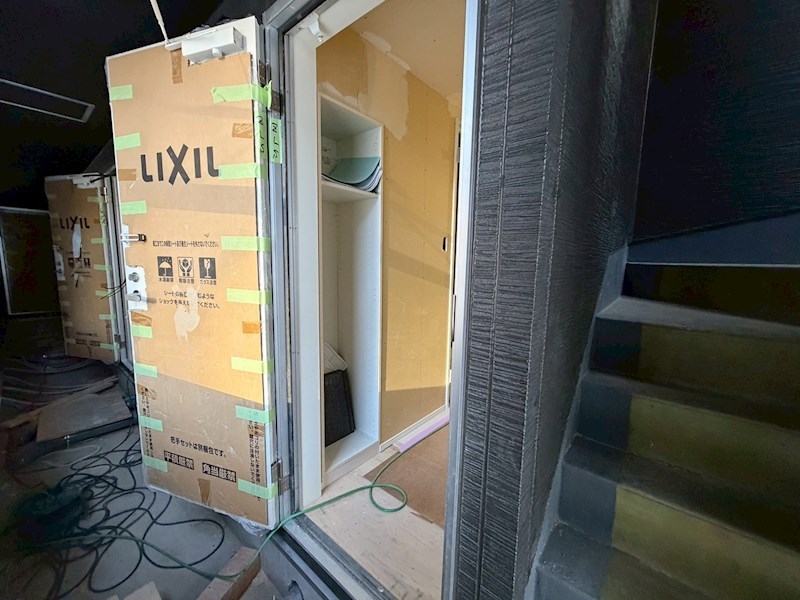 カインドネス愛甲石田Ｗｅｓｔ 玄関