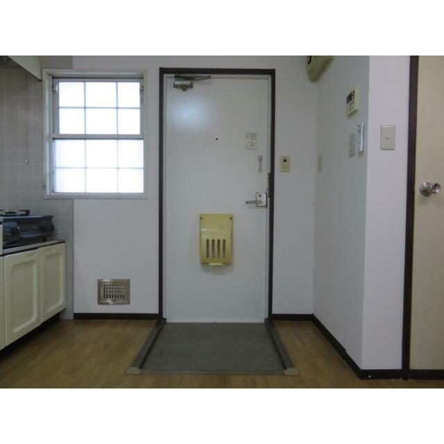 ロイヤルハイツＢ 玄関