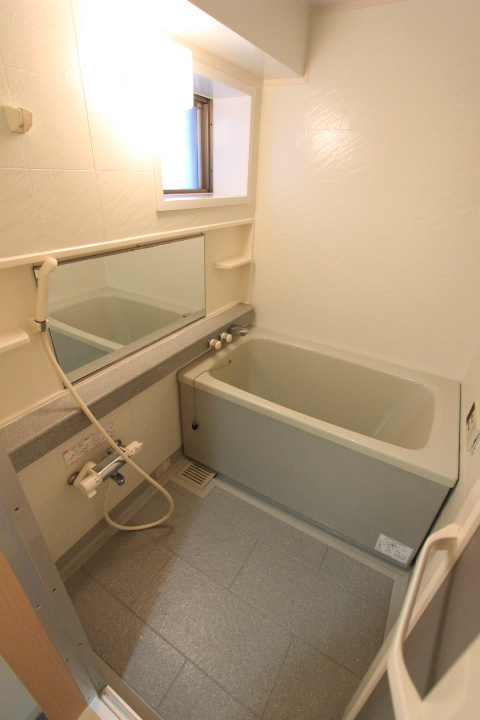 ラトゥール　レジュモー 風呂画像