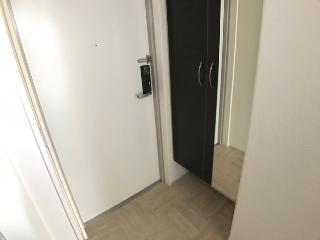 Ｕｎ　ｈｏｍｍｅ（アンノーム） 玄関