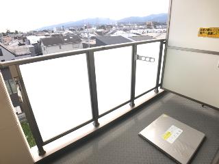 Ｕｎ　ｈｏｍｍｅ（アンノーム） ベランダ