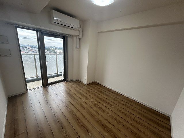 小田急伊勢原駅前マンション リビング