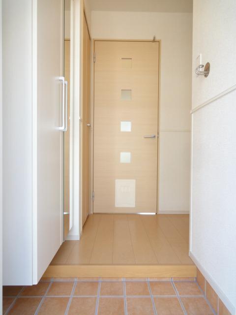 カルムＴ２ 玄関