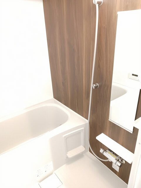 ライマ・ブローテ 風呂画像