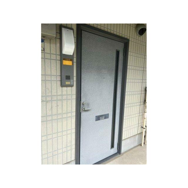 ルーチェスタジョーネ 玄関