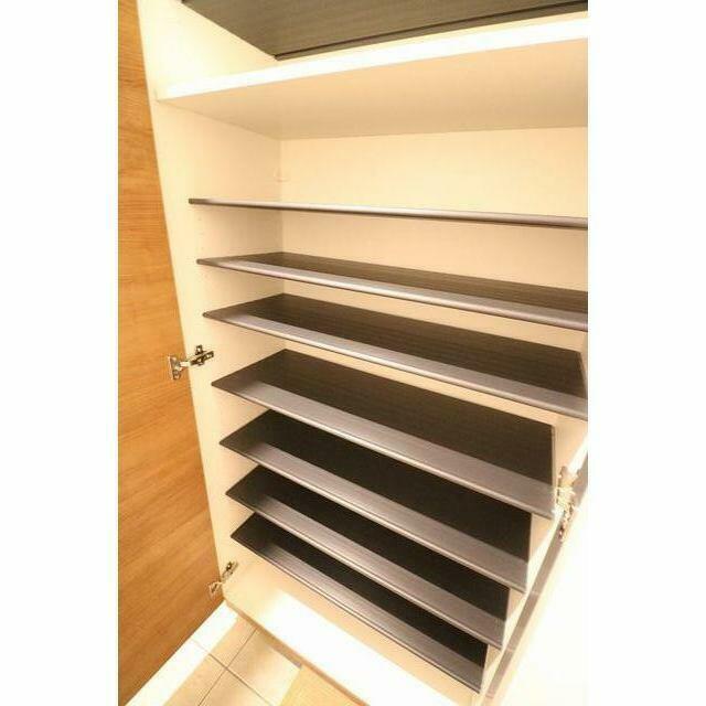 クレール虹 玄関