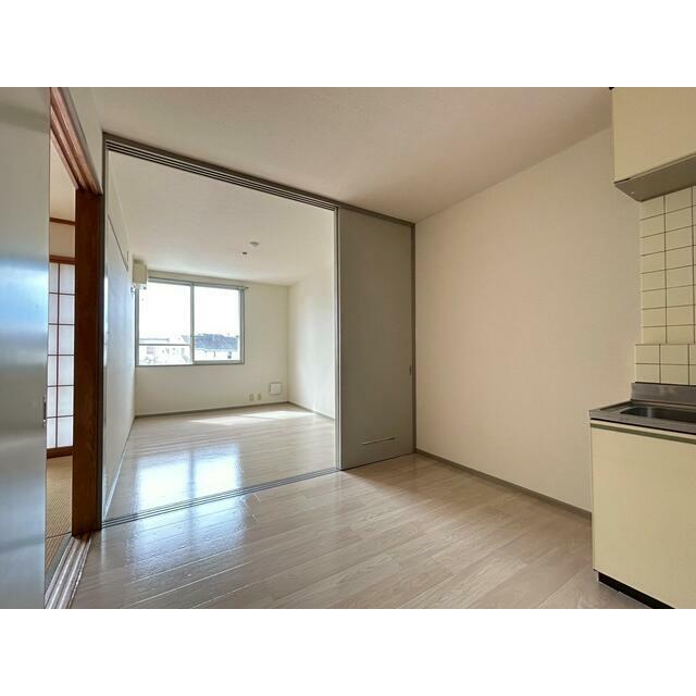 ピースフル湘南Ｂ棟 リビング